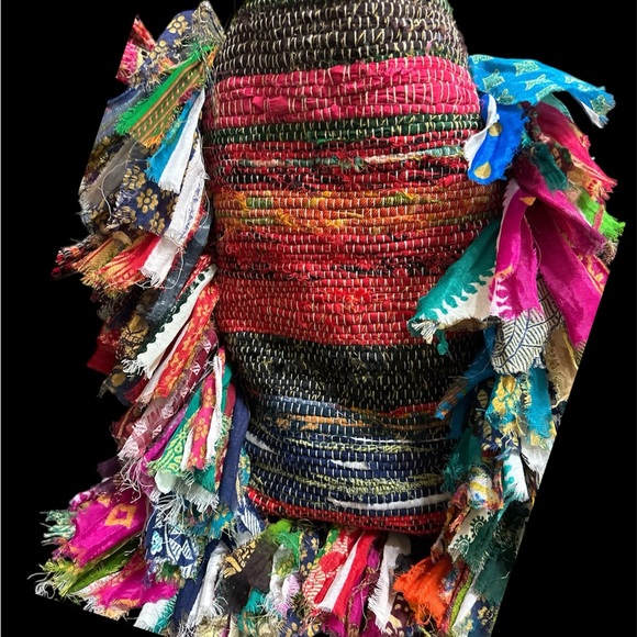 Colorful Hamsa Embroidered Tote Bag
Will come with a free wallet. - Picture 4 of 9